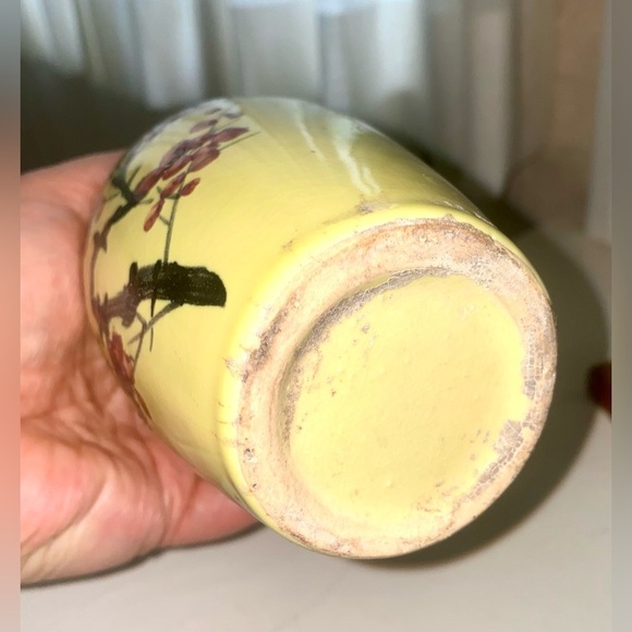 Yellow Floral Vase. 🏺 Vintage. Hand painted porcelain - Picture 6 of 6